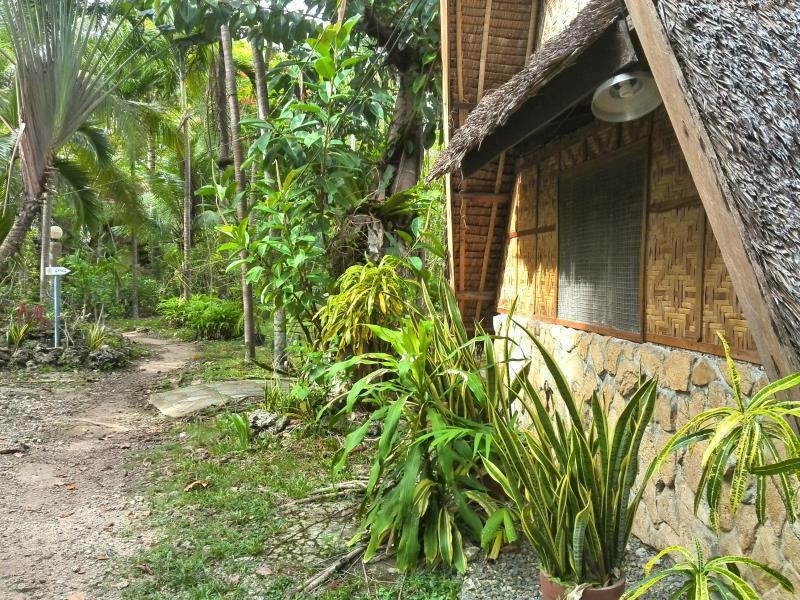 Bananaland Cottages Tawala  Экстерьер фото